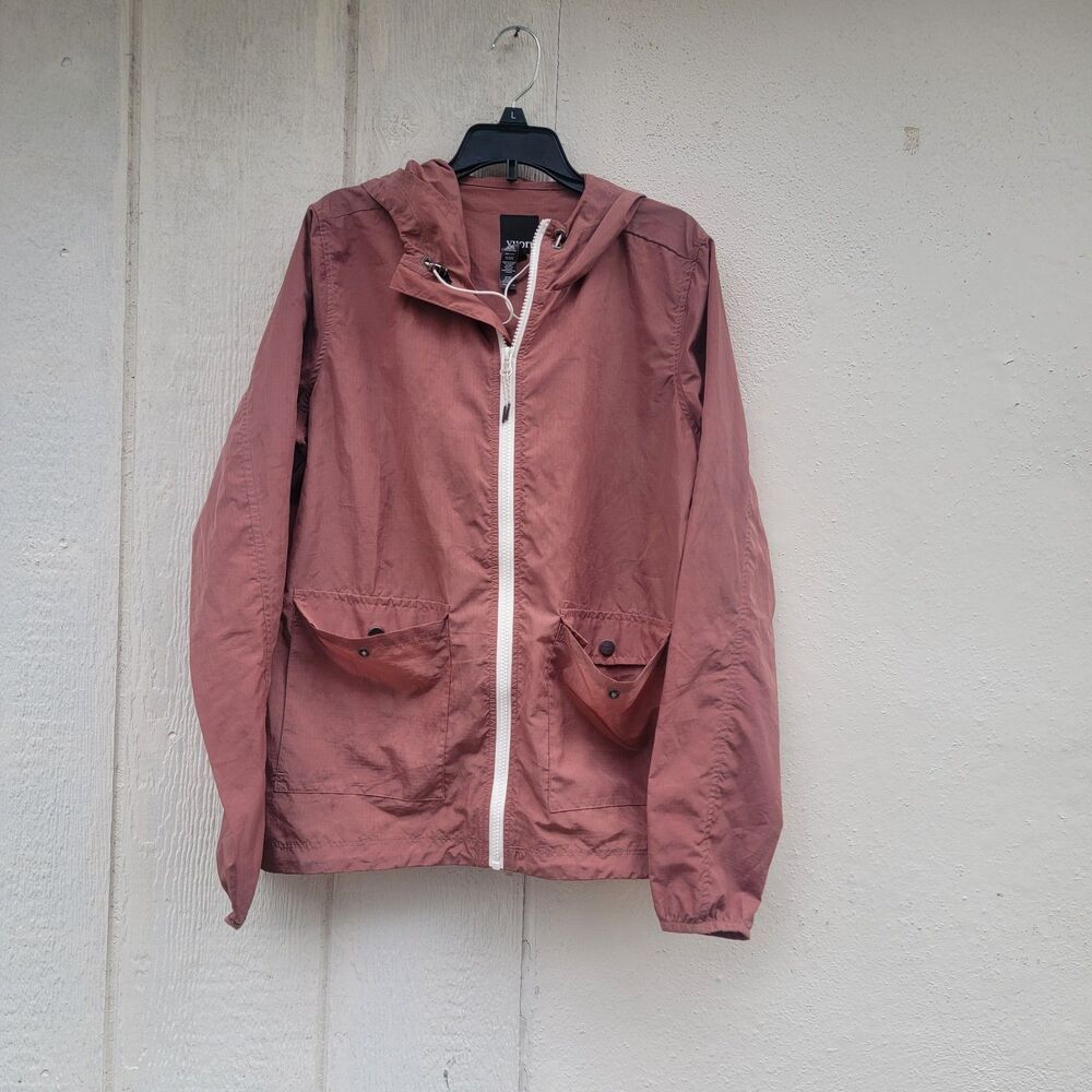 Vuori lightweight windbreaker zipup jacket size med gorpcore See Discription